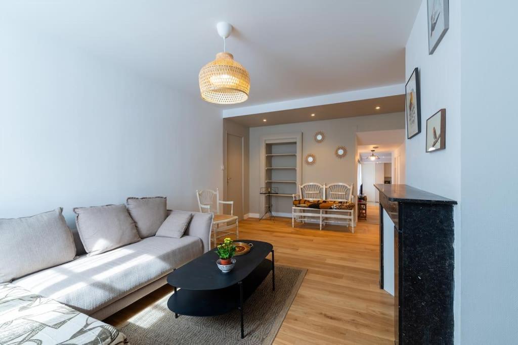 Appartement Meuse & Mono, En Hyper Centre Charleville-Mézières Esterno foto